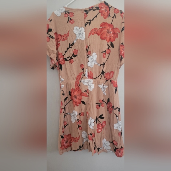 Dress - Picture 4 of 4